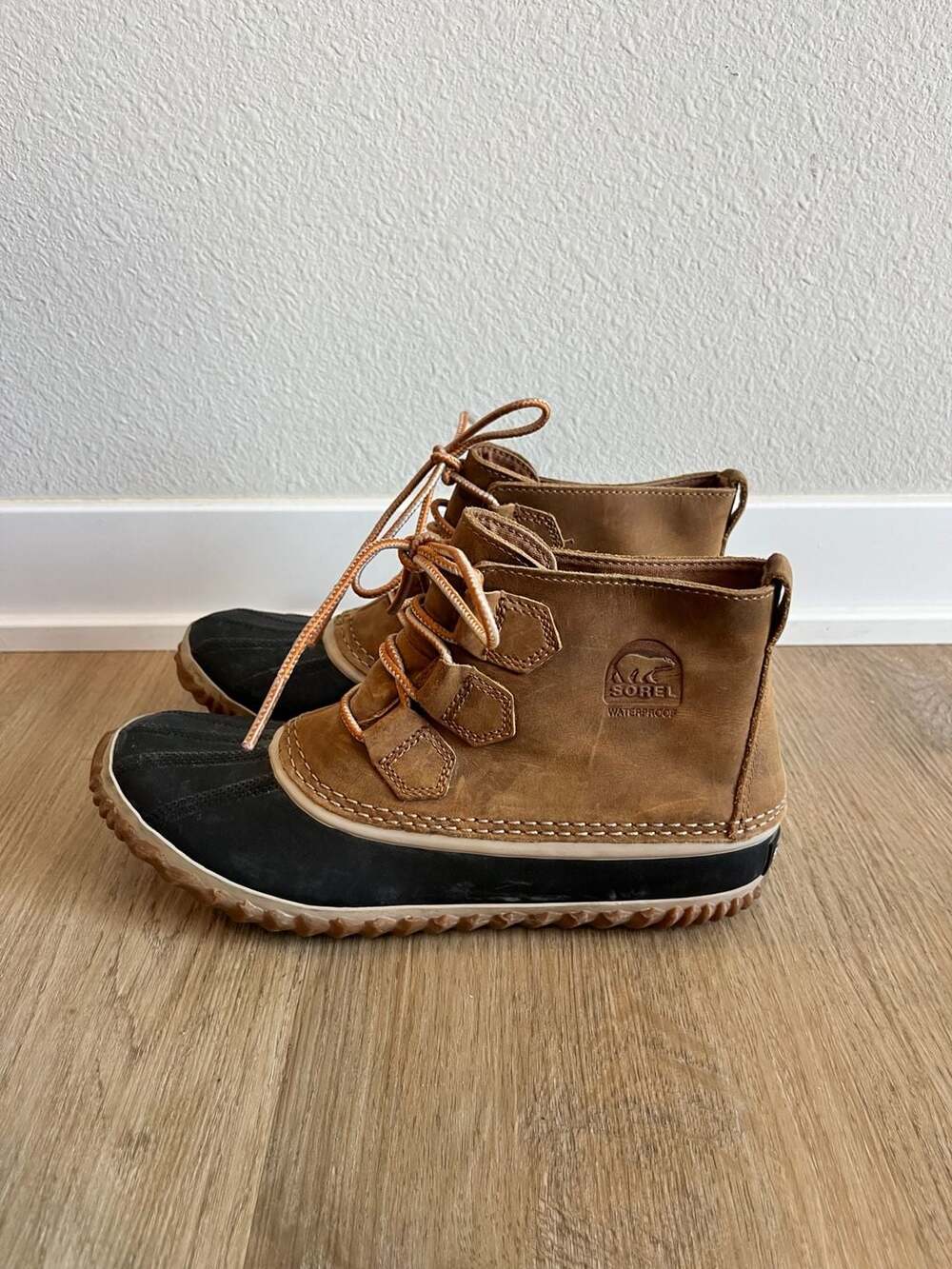 Sorel, Out N About Waterproof Duck Boots, Tan Leather, Rainboots, Womans 8.5